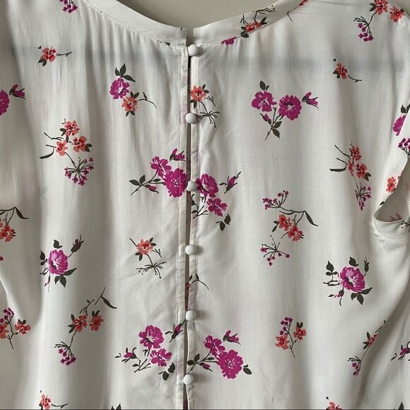 ABERCROMBIE & Fitch Floral Button Back Top - Picture 7 of 10
